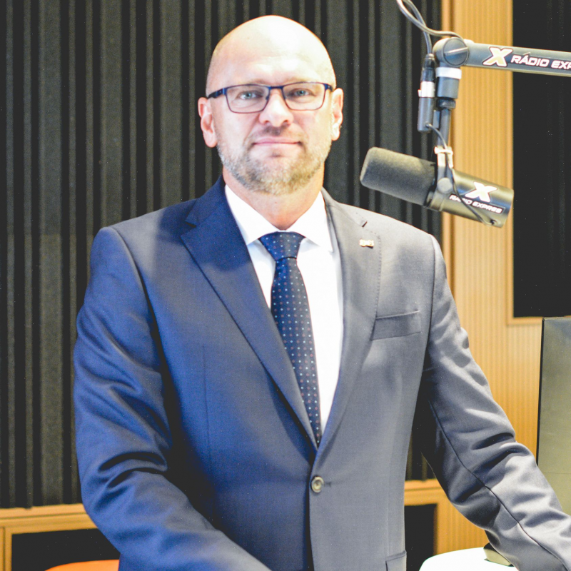 Obrázek epizody Richard Sulík - Ministerka vnútra by mala okamžite ukončiť spoluprácu s...(Braňo Závodský Naživo)