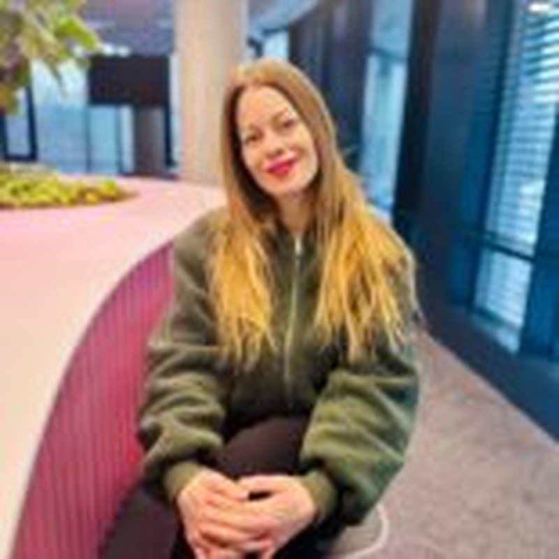 Obrázek epizody Hanka Holišová: Na HUMAN ZOO se nedá jen koukat, člověk se do něj chce vnitřně zapojit