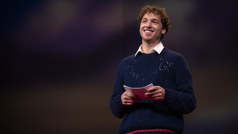 Obrázek epizody Birds aren't real? How a conspiracy takes flight | Peter McIndoe