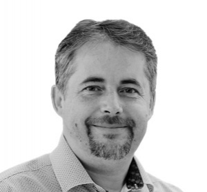 Obrázek epizody Jakkoliv je dnešní válka strašná, tak je vedena humánněji, než tomu bylo dříve, říká Marek Jukl