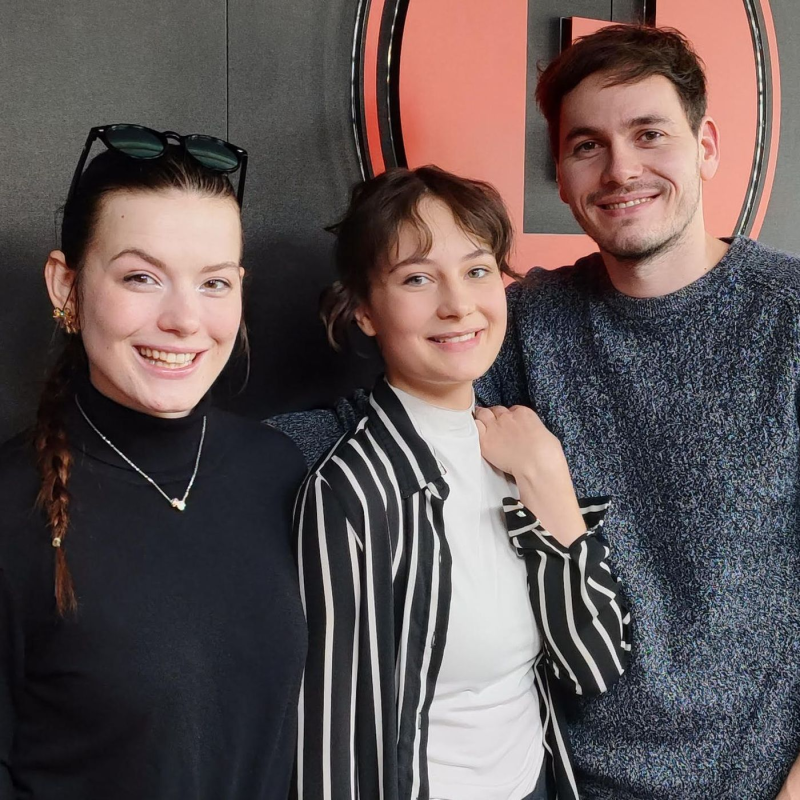 Obrázek epizody Sára Korbelová, Kateřina Elizabeth McIntosh a Libor Matouš: Polyamorní linka v Ulici nás překvapila, reakce na sítích neřešíme