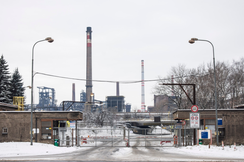 Obrázek epizody Tisíce lidí v nejistotě. Majitel Liberty nekomunikuje, stát nemá páku