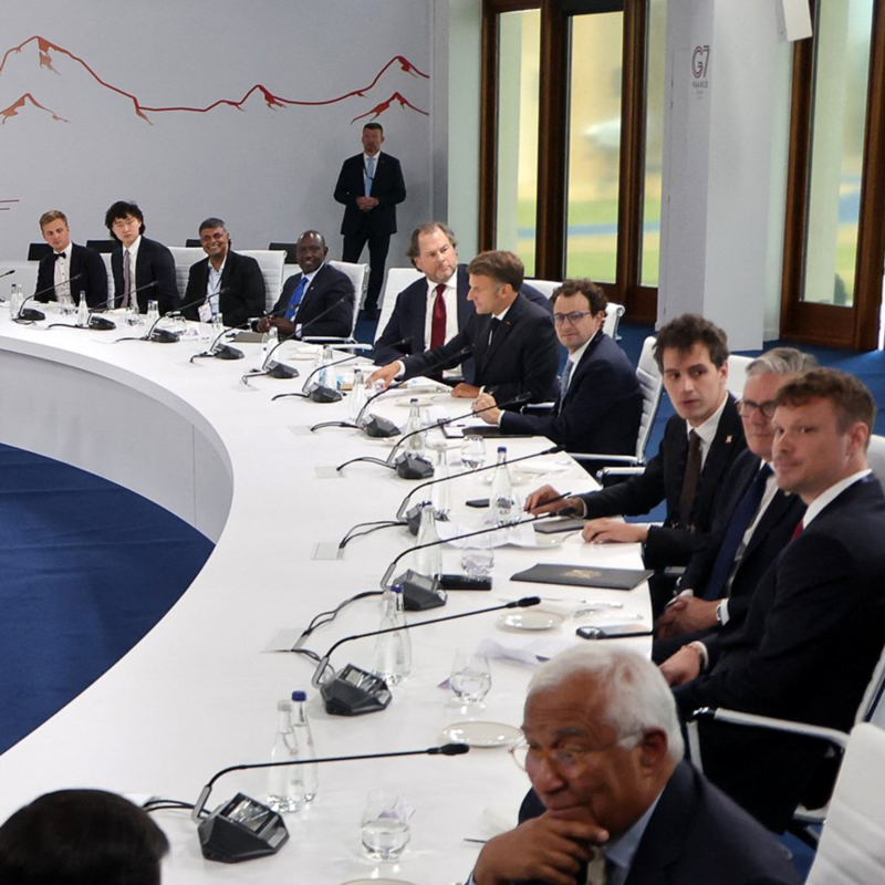 Obrázek epizody Summit G7 přinesl nečekaný úspěch pro Ukrajinu, podbízení se Trumpovi i protesty proti moci bohatých