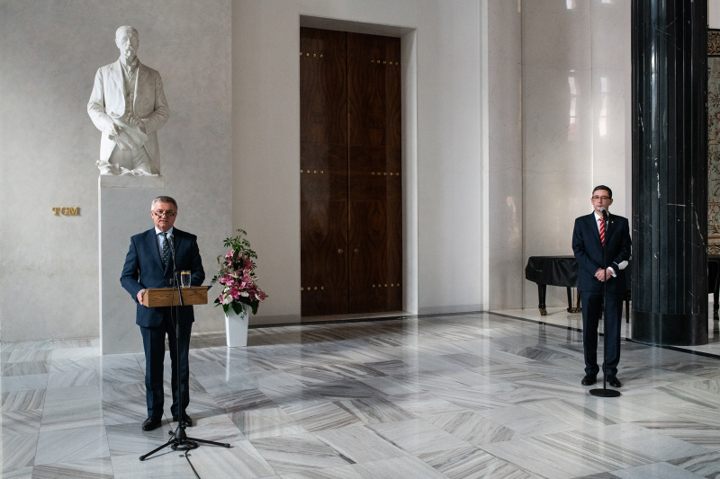 Obrázek epizody Jednání prezidentových mužů připomíná přihlouplý sitcom