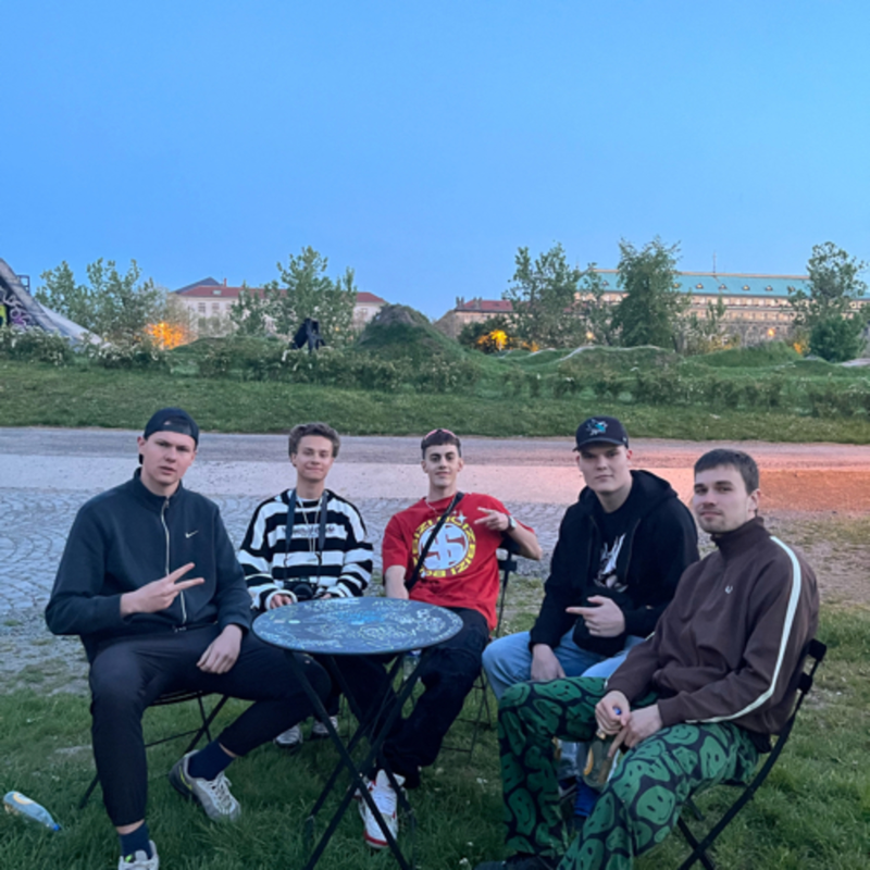 Obrázek epizody TDPP #15: DANZ HUN - “Zhoubovanej jsem šel na procházku se sestrou.” “Sociální sítě kazí pozornost.”