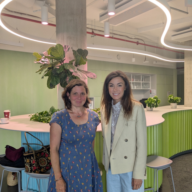 Obrázek epizody „Člověk má žít život naplno, dokud může! “ S ředitelkou Centra paliativní péče Karolínou Pachmanovou o tom, jak jsme na tom v Česku s umíráním a péčí o umírající.