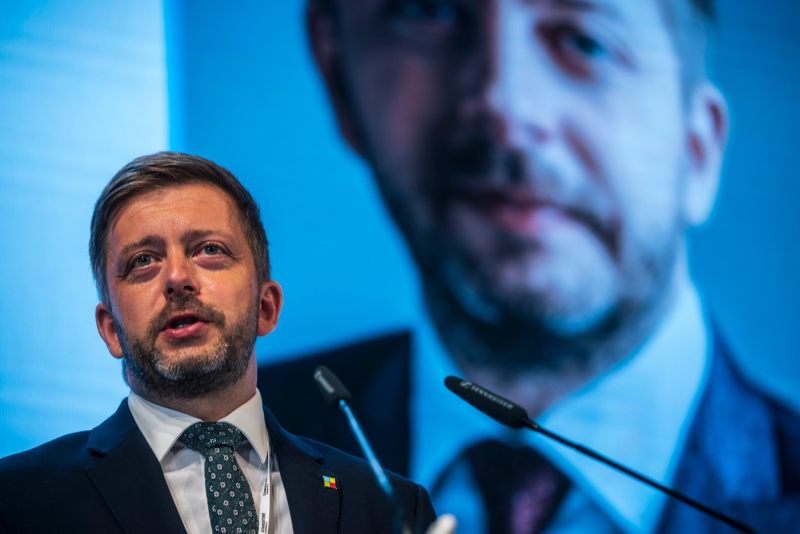 Obrázek epizody Padne kvůli Rakušanovi a kauze Mlejnek vláda?