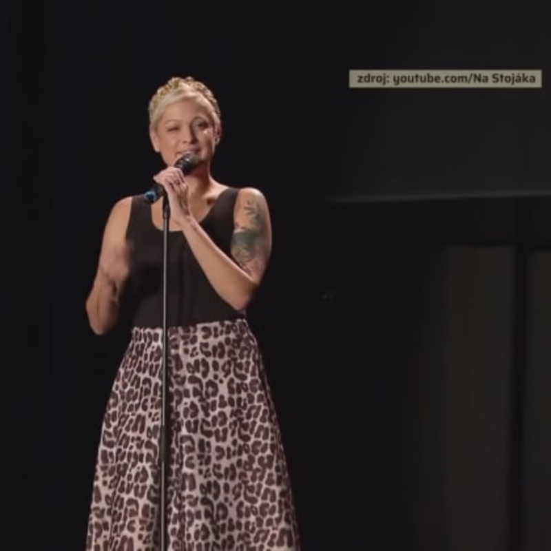 Obrázek epizody JAK SE BAVÍ KOMIČKA ADÉLA ELBEL?