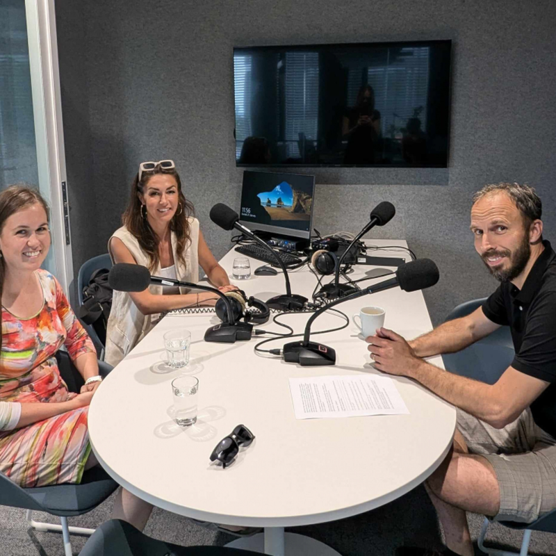 Obrázek epizody Jaký vztah mají Češi k památkám a má je smysl opravovat? S Alešem Kozákem a Zuzanou Švecovou z Institutu pro památky a kulturu.