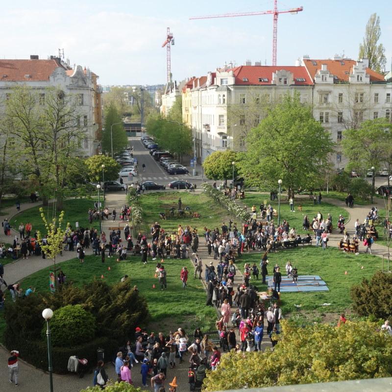 Obrázek epizody Čarodějnice opět zaplnily náměstí: anketa 🧙♀️