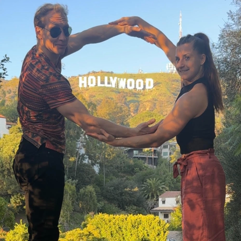 Obrázek epizody Spali v autobuse a vystupovali v arénách: Jak vypadá život na turné s americkým cirkusem?