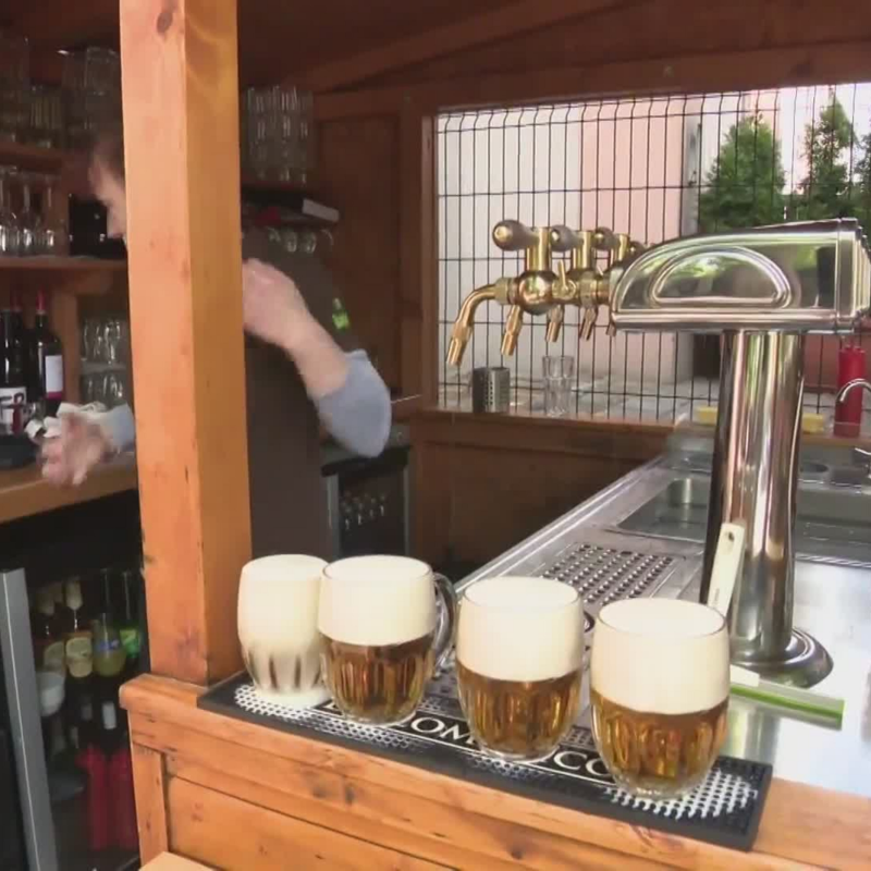 Obrázek epizody Po více než pěti měsících mohli majitelé podniků otevřít kromě zahrádek také vnitřní prostory (zdroj: CNN Prima NEWS)