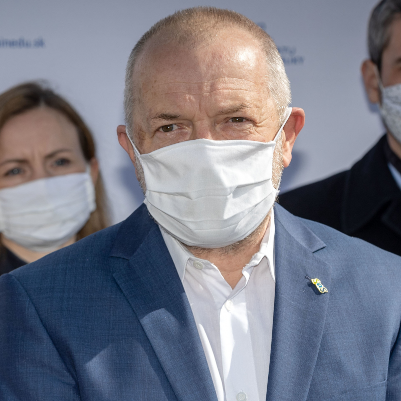 Obrázek epizody Argument kmotríkovcov o požiadavke UEFA je výmysel, hovorí štátny tajomník pre šport Husár