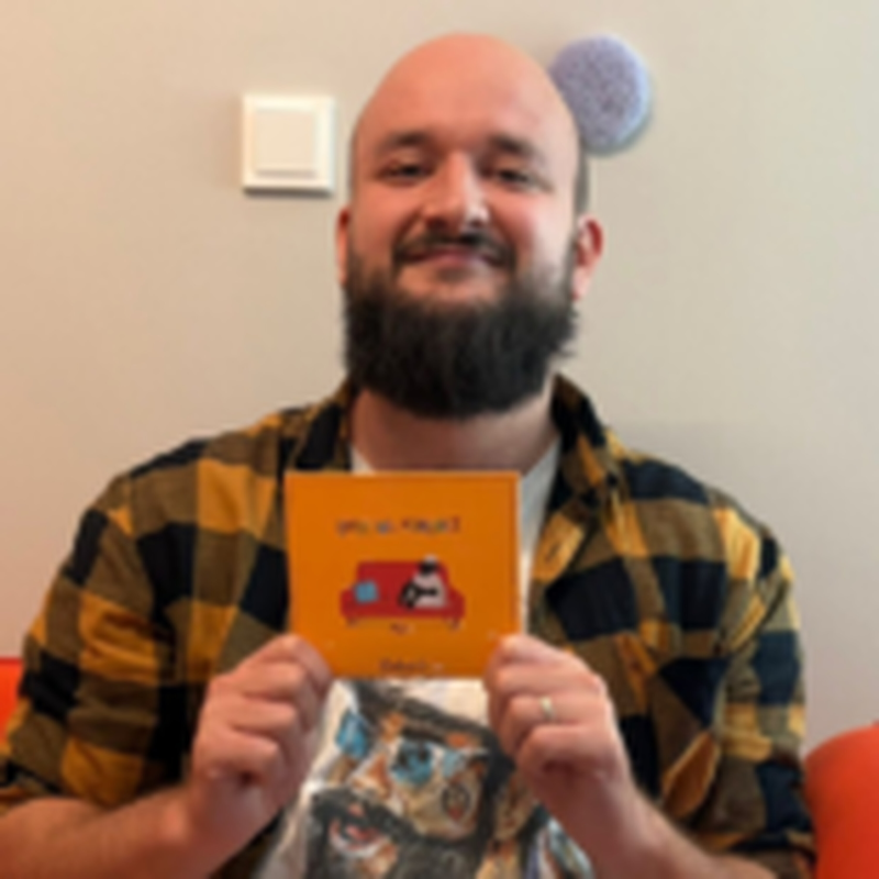 Obrázek epizody Pokáč: Moje nové dětské album se mi psalo hrozně hezky. Většinu písniček jsem napsal v autě