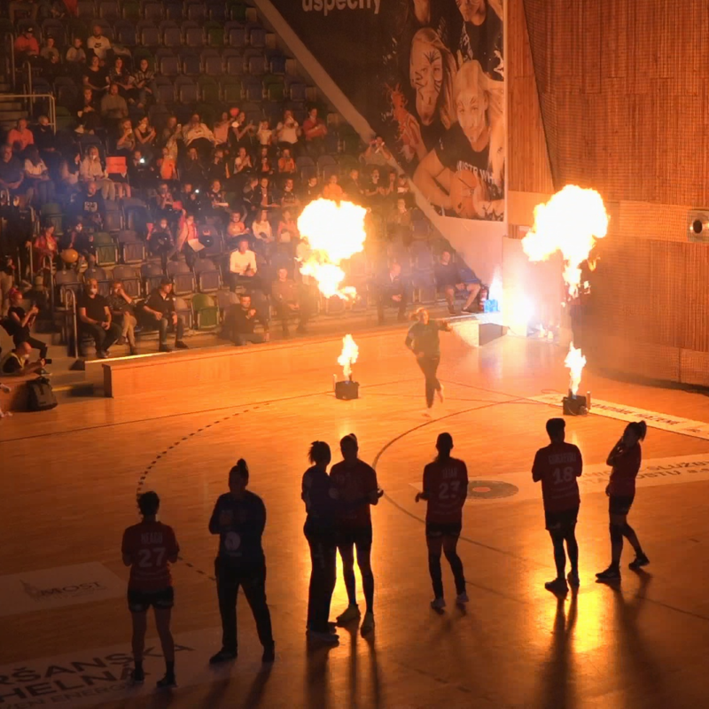Obrázek epizody Zatraktivnili jsme házenou u nás. Před zápasy čeká na lidi show, říká ředitel Sportovní haly Most.