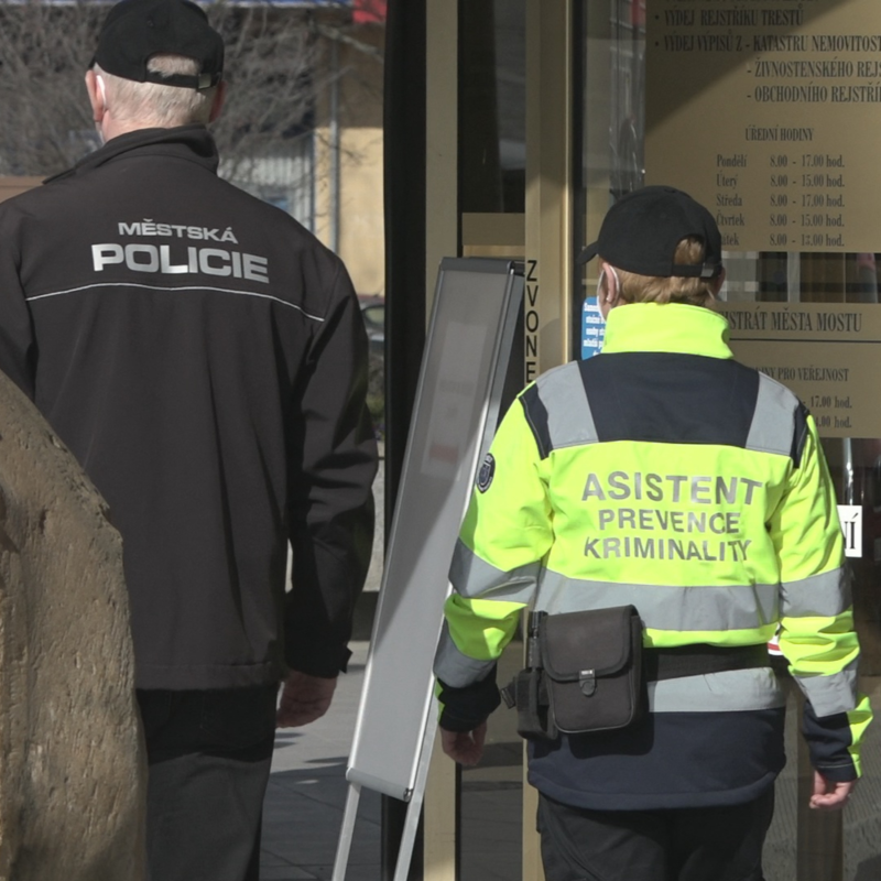 Obrázek epizody Asistenti prevence kriminality budou v mosteckých ulicích pracovat i v letošním roce.