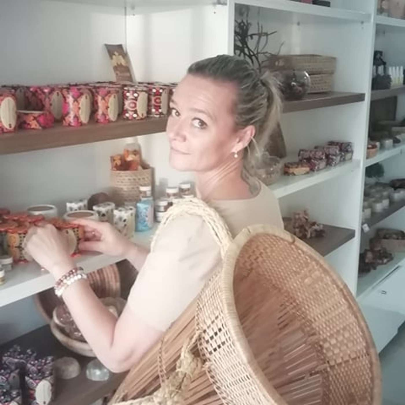 Obrázek epizody #53 „...hlavně být více pokorní...“ Nebát se začít znovu v jakémkoliv věku. O životě v africké Angole slovy Vladany Gomes Adolfo