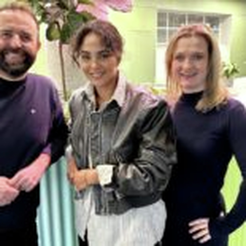 Obrázek epizody Alžběta Zea Ferencová: Na HUMAN ZOO je úžasná různorodost lidí a to, jakou silou vypráví svoje příběhy