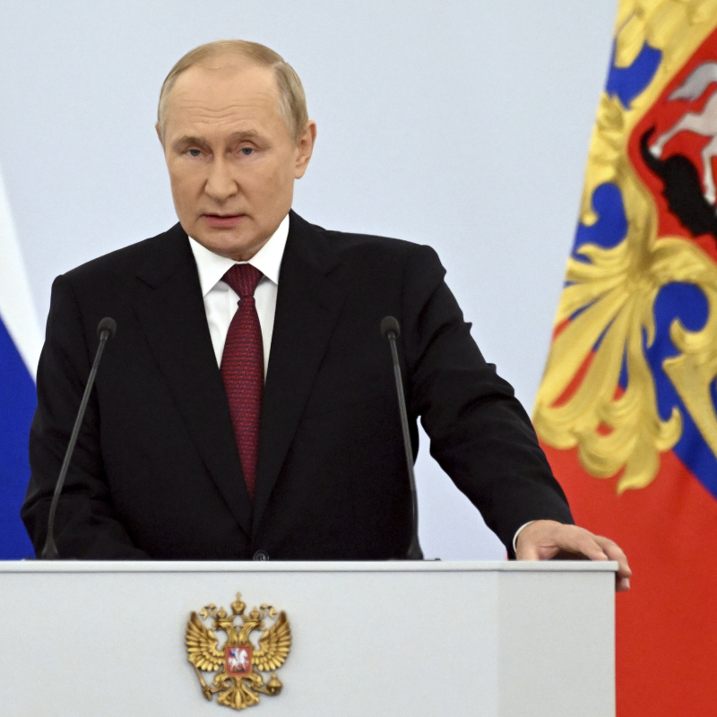 Obrázek epizody Speciální vysílání: Putin potvrdil anexi ukrajinských oblastí. Co na projev uvedli experti?