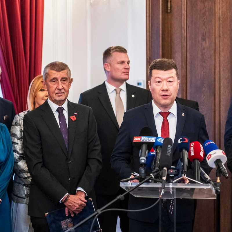 Obrázek epizody Babiš dal na starosty. Okamurovi hodil vidle do jednání o rušení poplatků pro ČT a ČRo před volbami