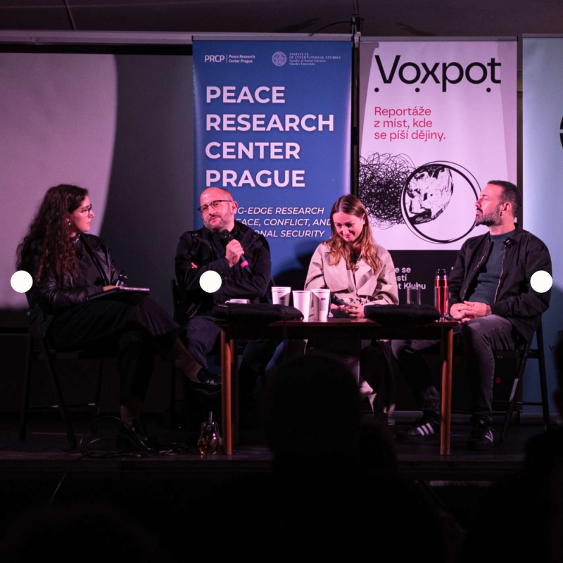 Obrázek epizody Live: Může být na konfliktech vůbec něco morálního?