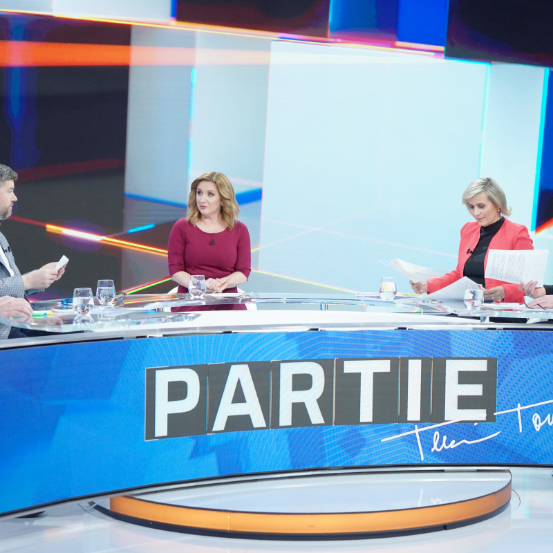 Obrázek epizody Hádka o platy politiků: Zmrazme je na 5 let, žádá Vildumetzová. Populismus, odvětil Pospíšil