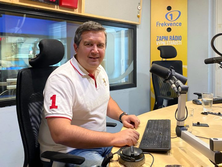 Obrázek epizody Drtivá většina obyvatel si nemůže koupit bydlení ve Francii přes offshorové firmy, prohlásil v Press klubu Jan Hamáček