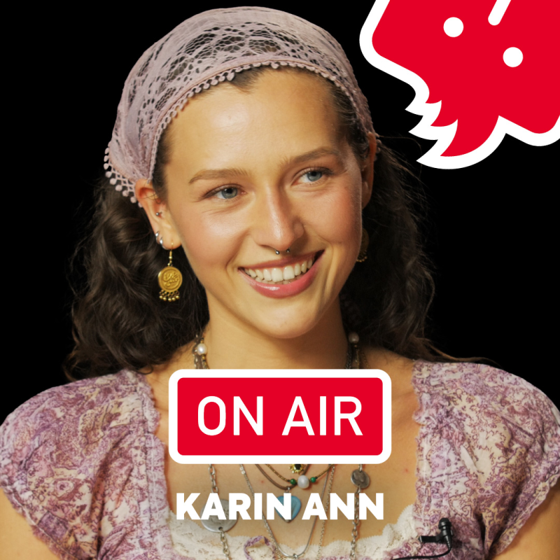 Obrázek epizody Karin Ann ON AIR: „Když jsem svoje jméno četla v NME, přemýšlela jsem, jestli se to skutečně stalo."