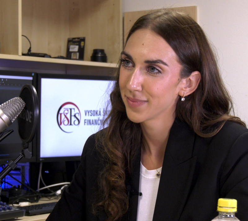 Obrázek epizody Tereza Pasterčíková: Ženy v zásahových jednotkách v Česku nebrání zákon, ale hlavně stereotypy