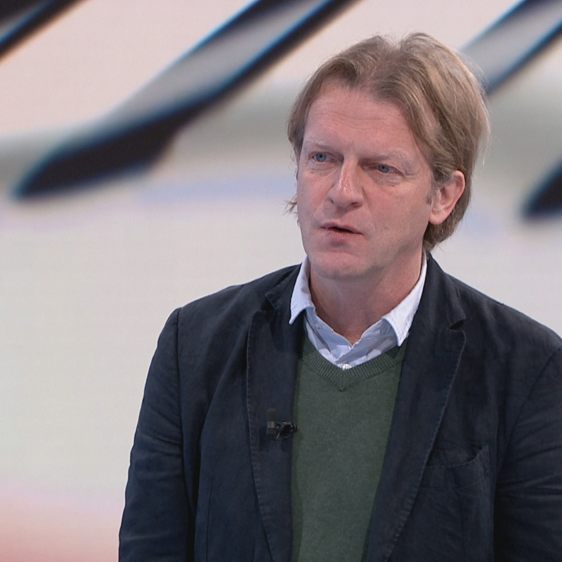 Obrázek epizody Komentátor: Bitva o Hrad bez Babiše? Souboj robotů, občané by volili jen podle fotografií