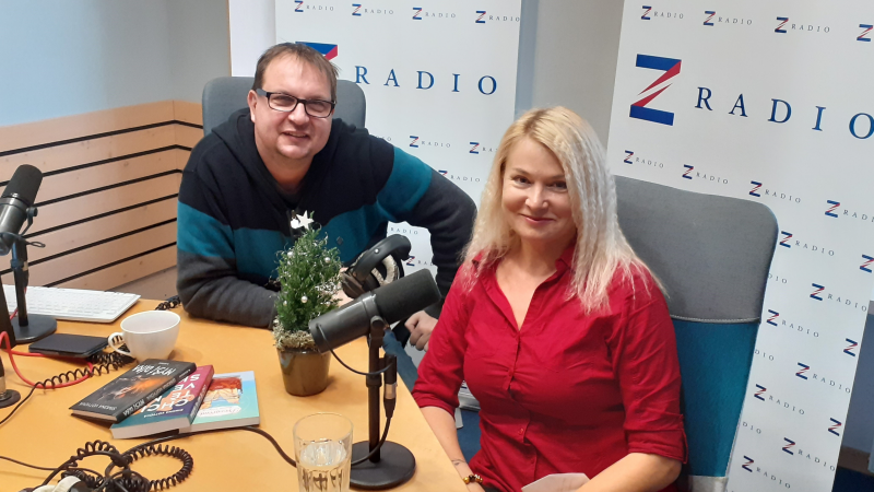 Obrázek epizody Spisovatelka Simona Votyová: Psaní je ventil. Když žijete na chvíli s postavami z knihy, nepřijde vám svět tak šílený