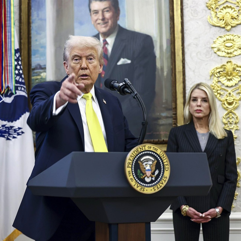 Obrázek epizody Trump Ameriku proměnil a Evropa si musí zvyknout. I když demokraté zvítězí, nic nebude jako dřív