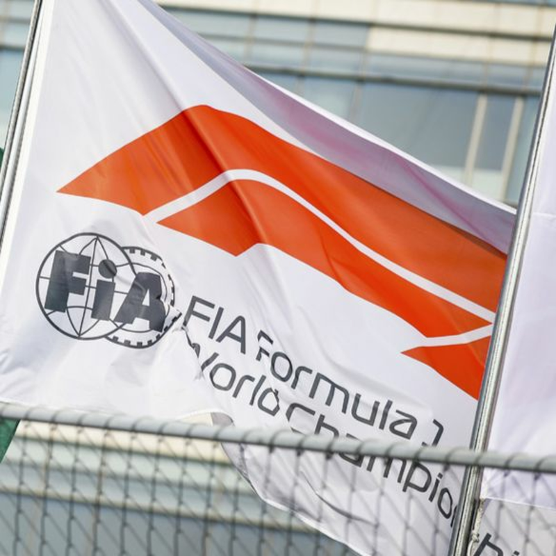 Obrázek epizody Jak Hamiltonovo (ne)odcházení přineslo změny ve způsobu řízení velkých cen F1