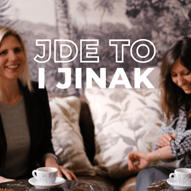 Obrázek epizody E26 Andrea Boháčiková | Rodičovská nemusí znamenat konec kariéry. Proč to v Česku pořád není samozřejmost?