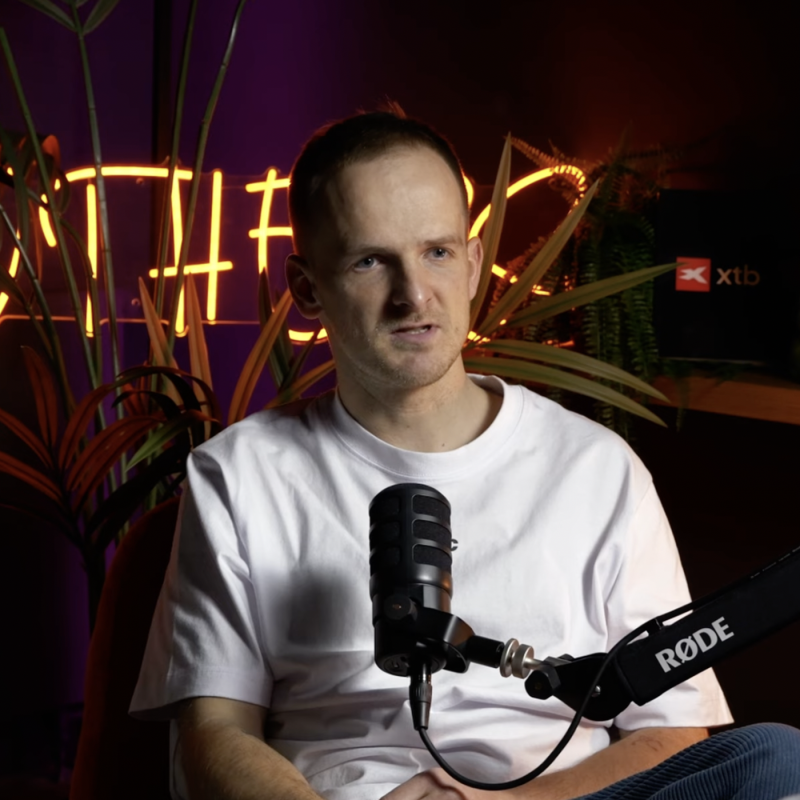 Obrázek epizody 55: Z 200 milionů na nulu: Příběh zakladatele Girls Without Clothes - ep55