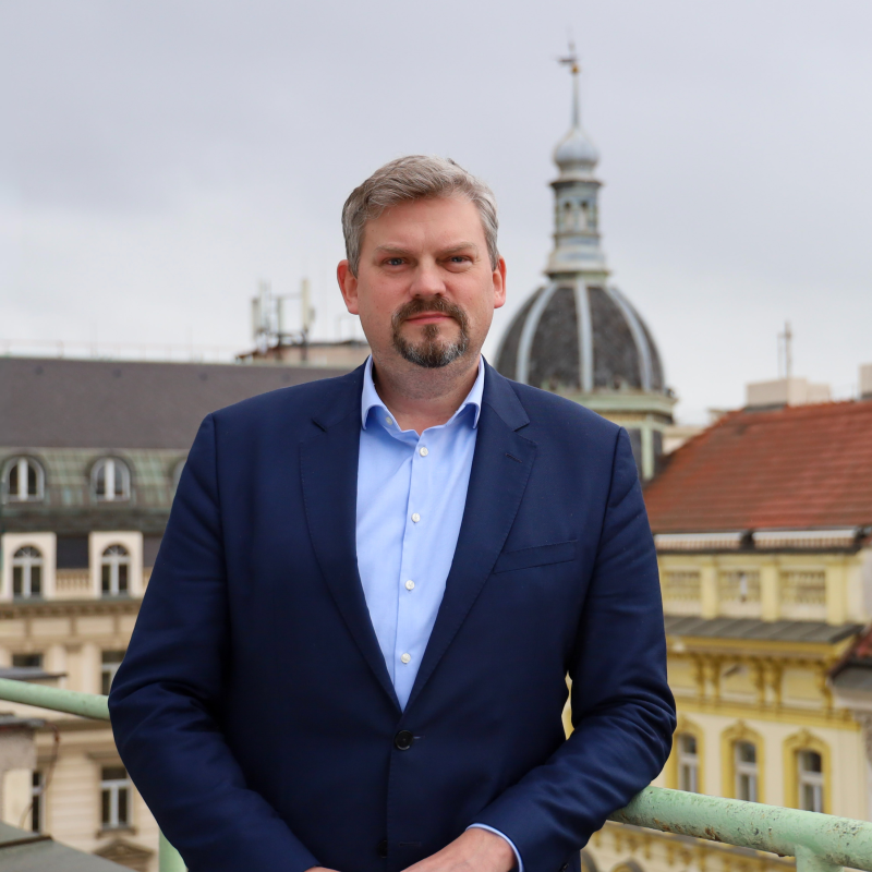 Obrázek epizody Jan Kravčík: Pro Česko je důležité, aby nás v evropských institucích pracovalo více.
