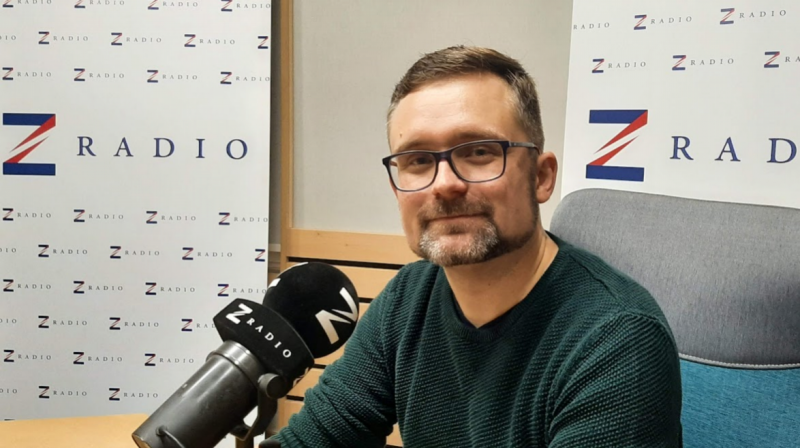 Obrázek epizody Koaliční smlouva se Starosty se stala cárem papírů ještě před volbami, kritizuje pirátský europoslanec Mikuláš Peksa