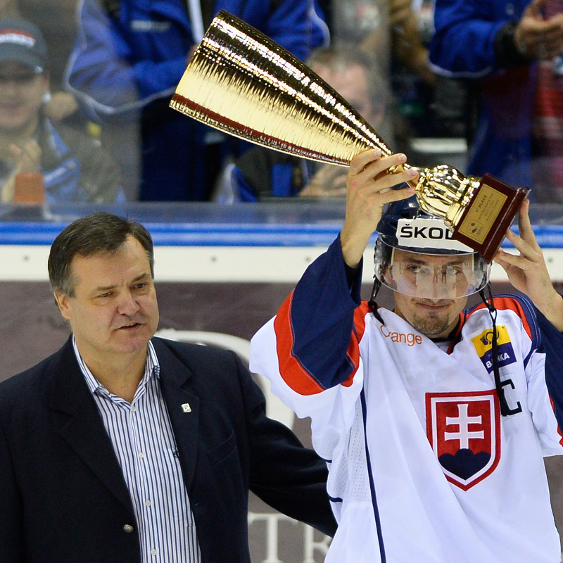 Obrázek epizody Športový newsfilter: Prebieha tichý funkcionársky súboj Šatana s Rusnákom