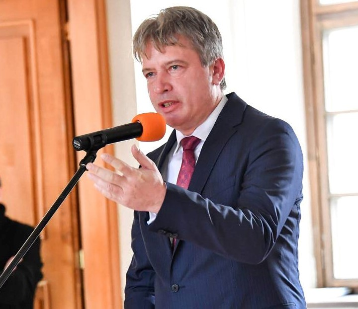 Roman Onderka /ČSSD/: Délka nouzového stavu je otázka reality. Evidentně se budeme muset sejít znovu před svátky, kdy bude Poslanecká sněmovna řešit i daňový balíček