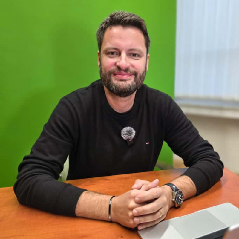 Obrázek epizody Porušují ZÁKON. Zfixlovaný rozpočet nepředloží. A dál rozprodávají státní majetek. | Čau Praho #153