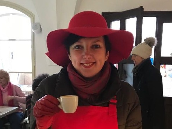 Obrázek epizody Selfíčko s zuby zakousnutými do čokoládového Jaromíra Jágra je velmi populární, říká ředitelka Muzea čokolády a marcipánu Lenka Želivská