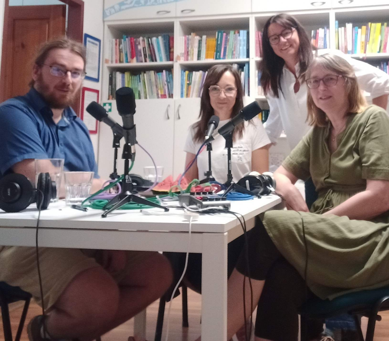 Obrázek epizody Barevný příběh: Princ na bílém koni existuje a pravděpodobně dělá někde dobrovolníka