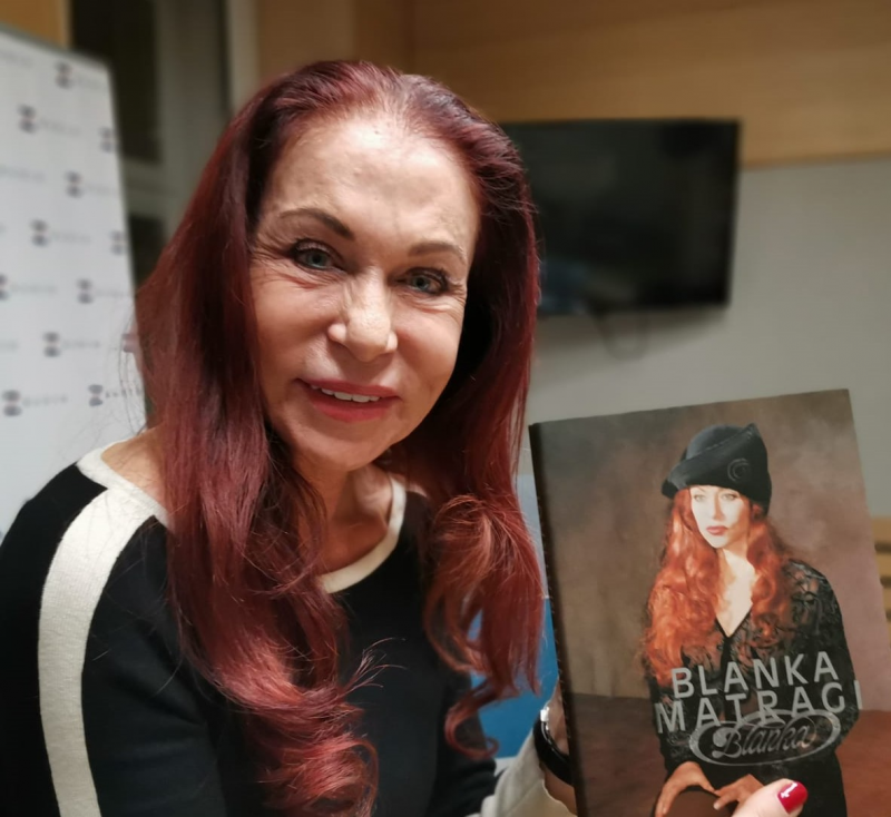 Obrázek epizody Žili jsme s nadvýrobou. Je čas zamyslet se nad výrobou trvanlivější módy. Říká módní návrhářka Blanka Matragi.