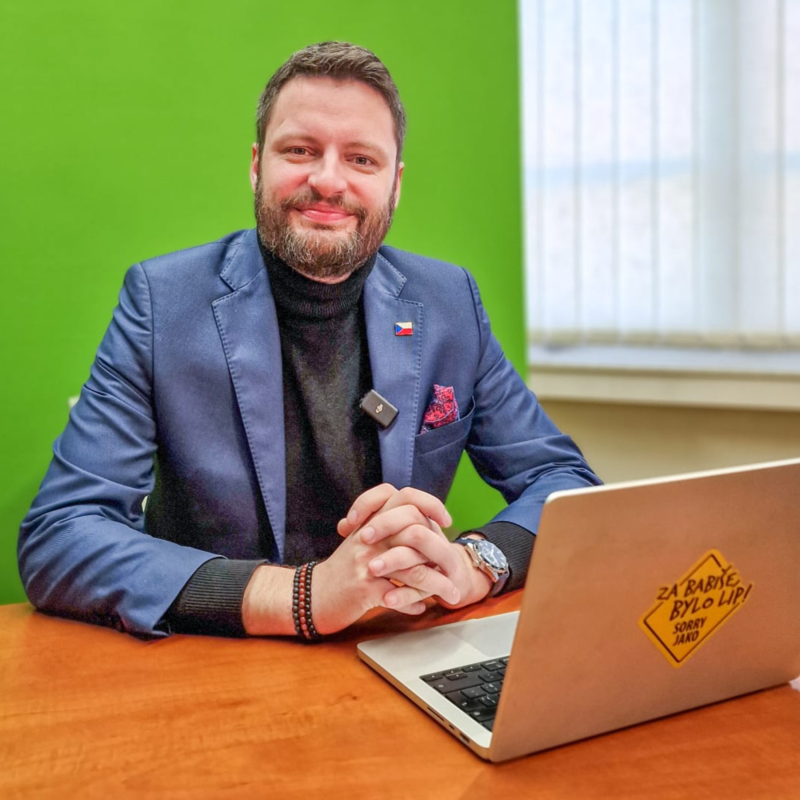 Obrázek epizody Předvolební souboj se blíží. Rakušan vs Bartoš. Přidá se i ODS. Ustojí to koalice? | Čau Praho #122