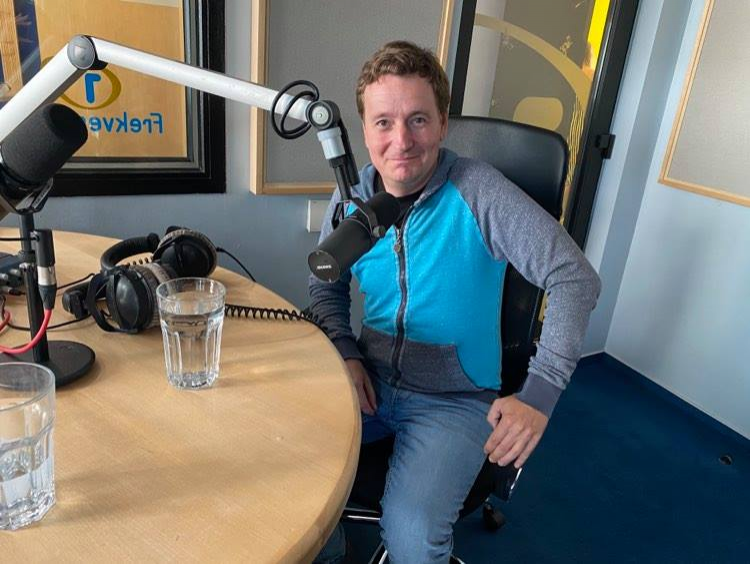 Obrázek epizody Petr Jablonský: Zeman má moje imitace rád. Babiš naopak vtipy na svou osobu nemůže překousnout.