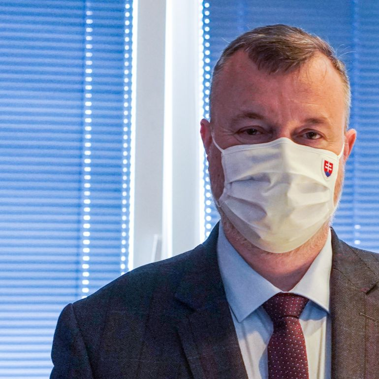 Obrázek epizody Milan Krajniak by chcel veriacim sprístupniť aspoň individuálne sviatosti