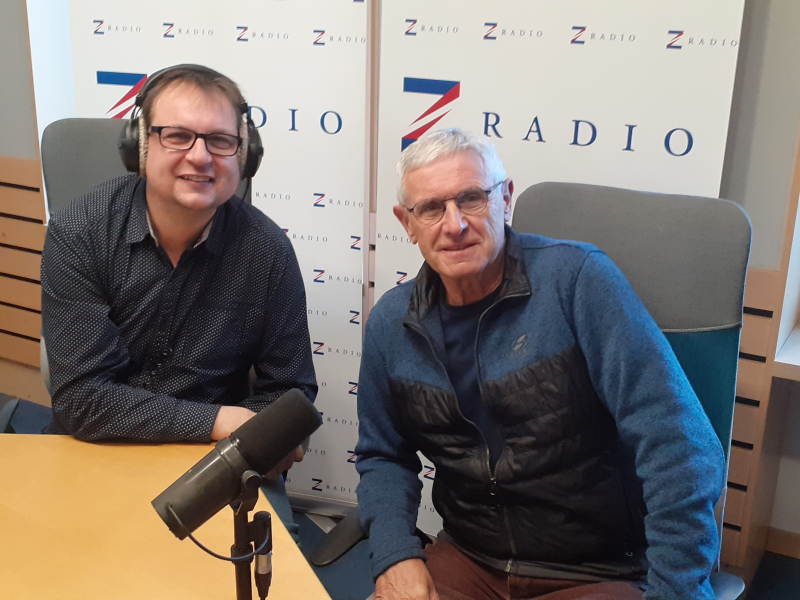 Obrázek epizody Přežila Terezín, před synem to celý život tajila. Příběh Hany Kleinové odkrývá v knize Frank Frištenský