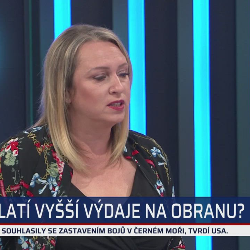 Obrázek epizody Ostrá slova expertů ke kampani Spolu: Vybydlený cholerový barák, lidé připomínají figurky