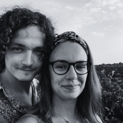 Obrázek epizody Sitges, destinace, kde je teplo, ale i tepleji - Bára Ziková, David Toman ■ Epizoda 2 ■ GAY GUYS PODCAST