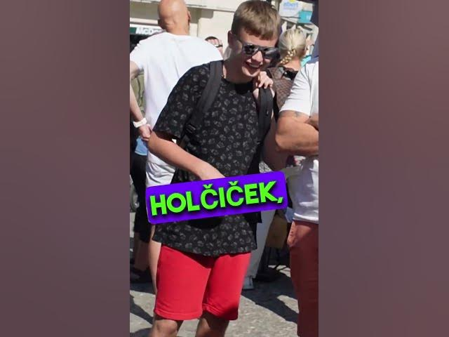 Obrázek epizody PANÍ S VLAJKOU CHCE MÍR